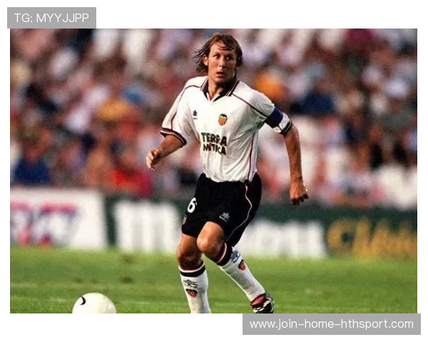 瓦伦西亚前插频繁制造防守裂隙