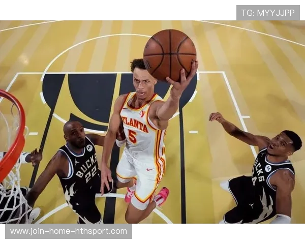 老鹰进攻修正：无球跑位频繁创造高质量机会